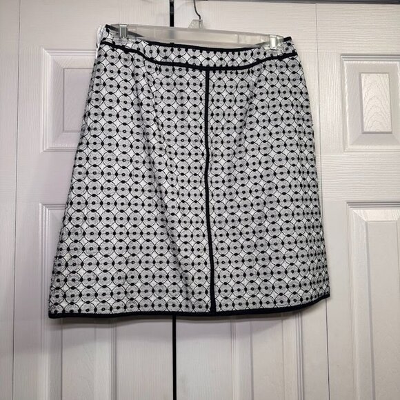 TALBOTS Petite 100% Cotton A Line Skirt Lined Back & White Circles Women's 8 EUC - Picture 9 of 16